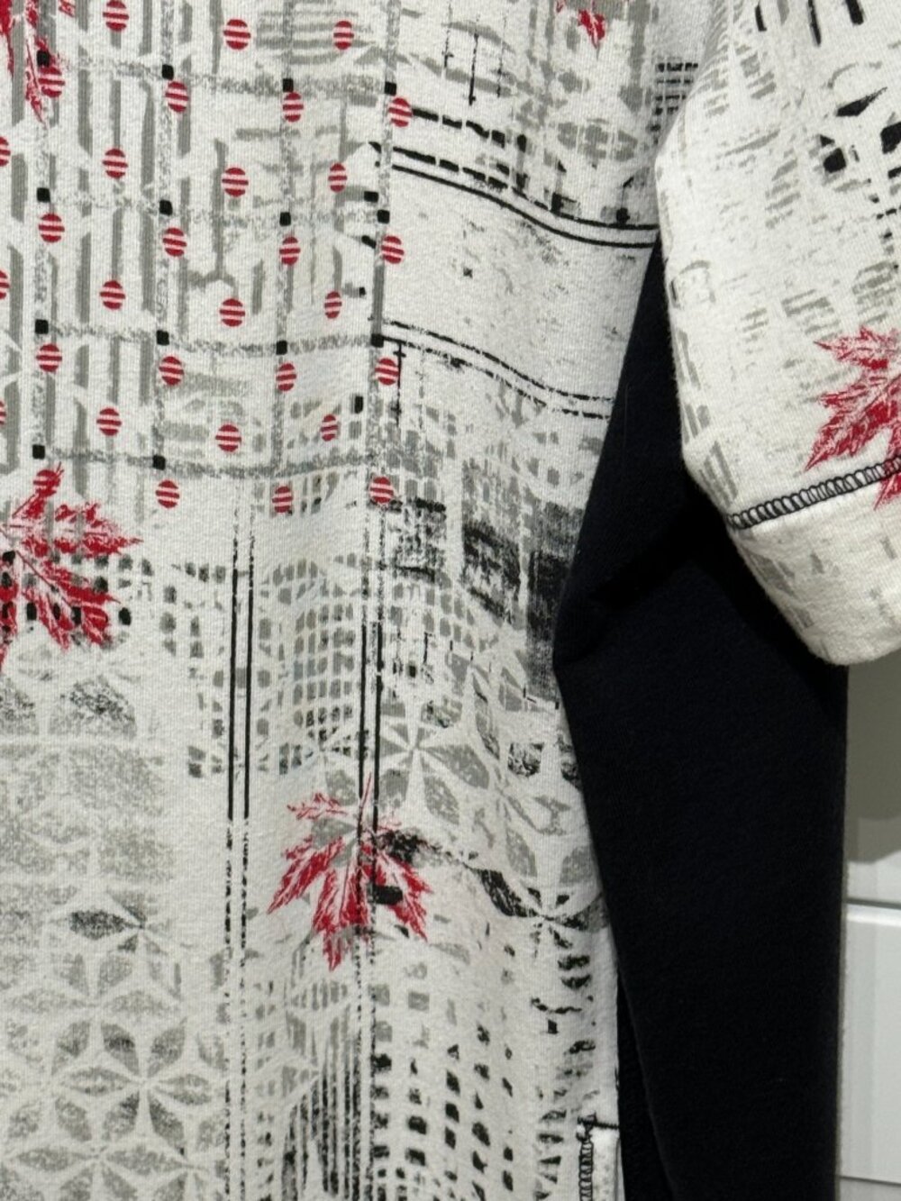 Northern Reflections Zip Up Funnel Neck Canadiana Hoodie White Red XL - Picture 5 of 6